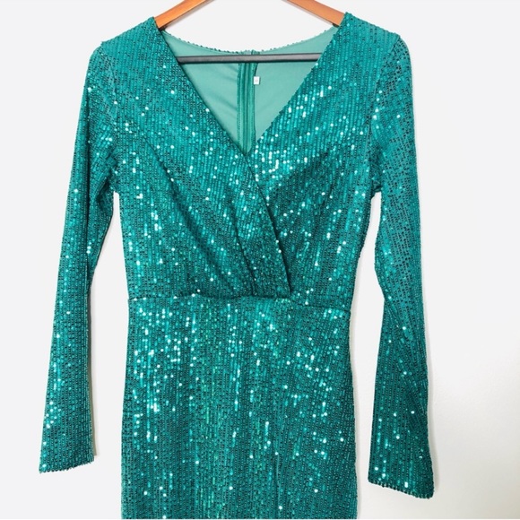 Gorgeous Dark Green Sequin Formal wrap Dress V-neck Long sleeve front Slit curve - Picture 7 of 11